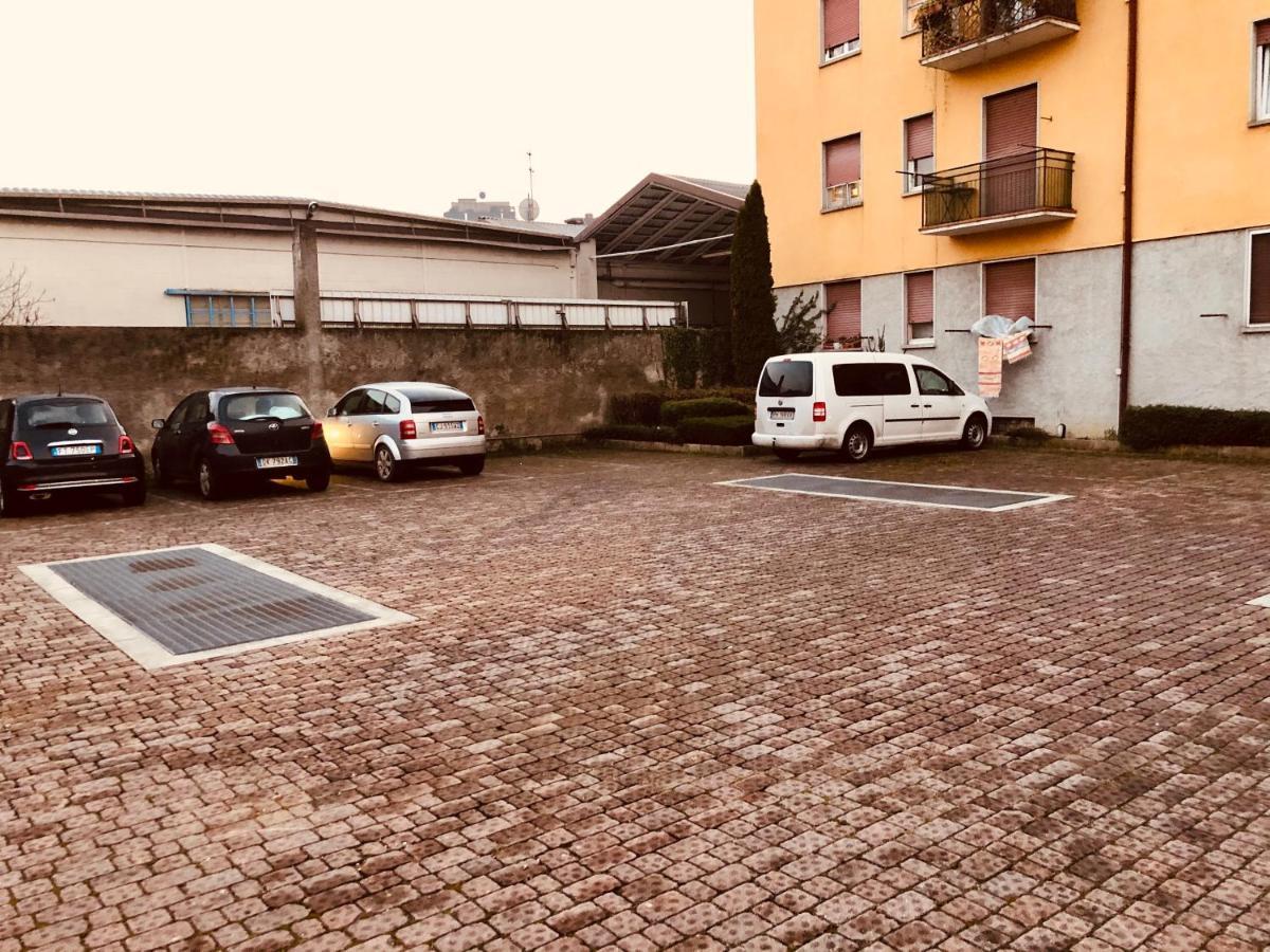 Bergamo Easy Airport Sleep&Fly Parking Lägenhet Exteriör bild
